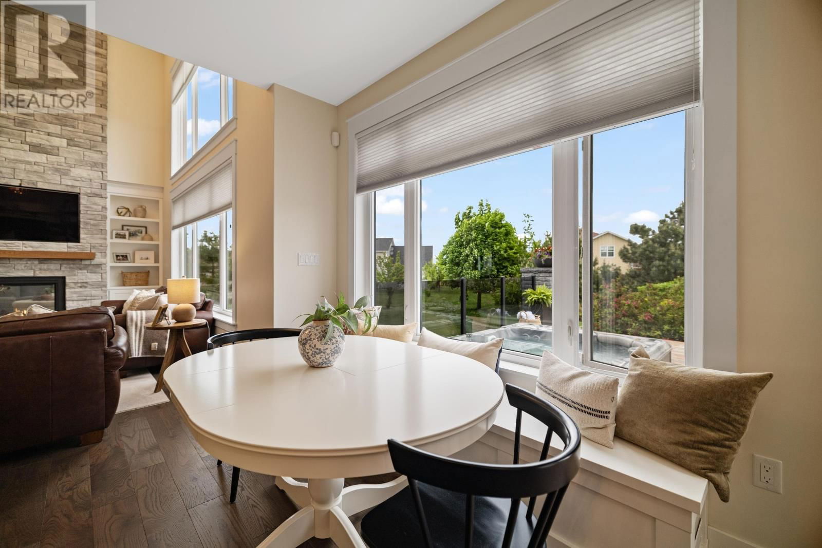 11 AVALON COURT Image 16
