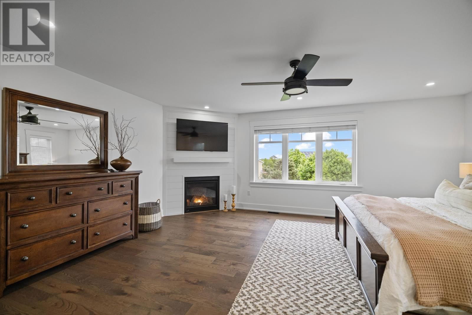 11 AVALON COURT Image 32