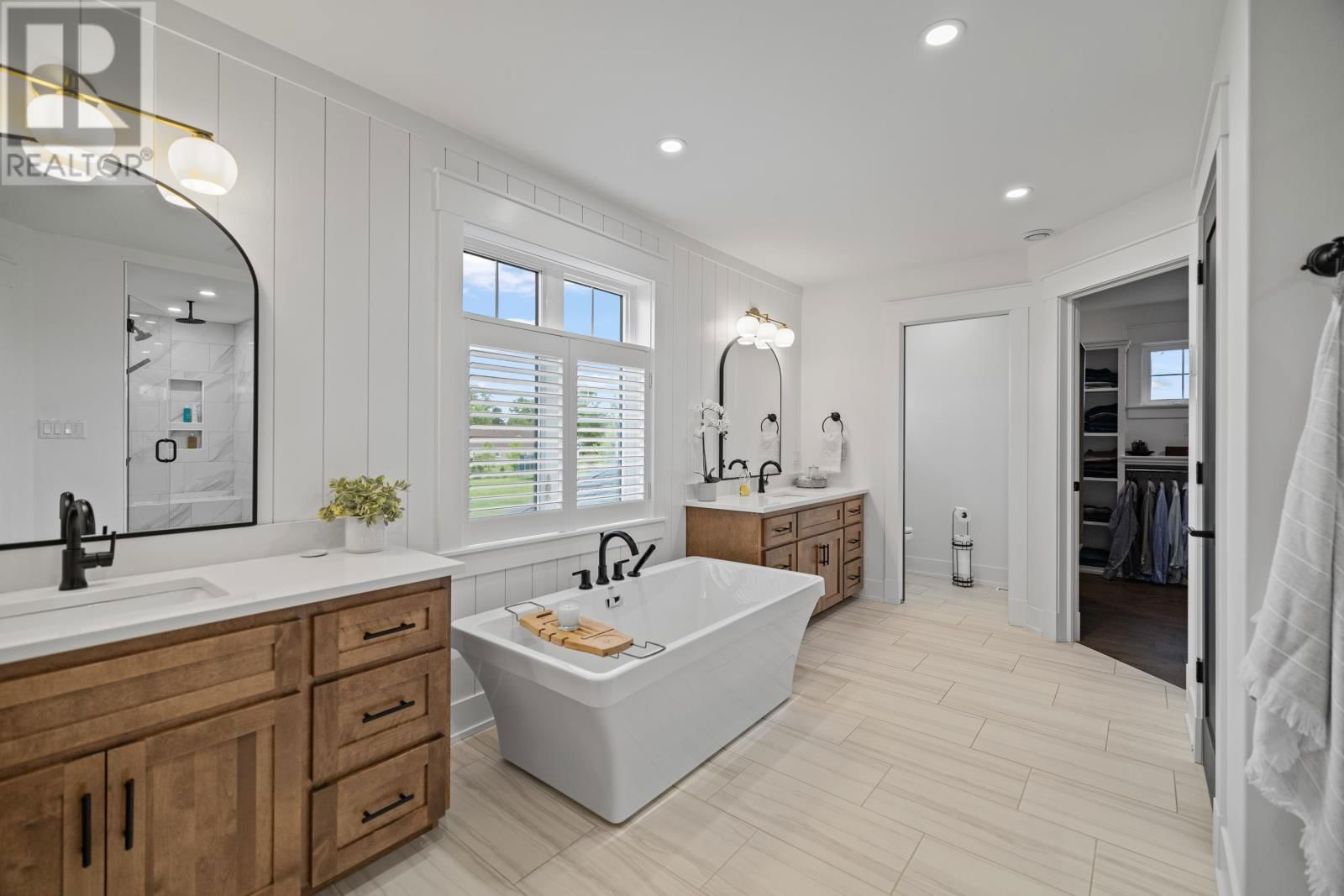 11 AVALON COURT Image 34