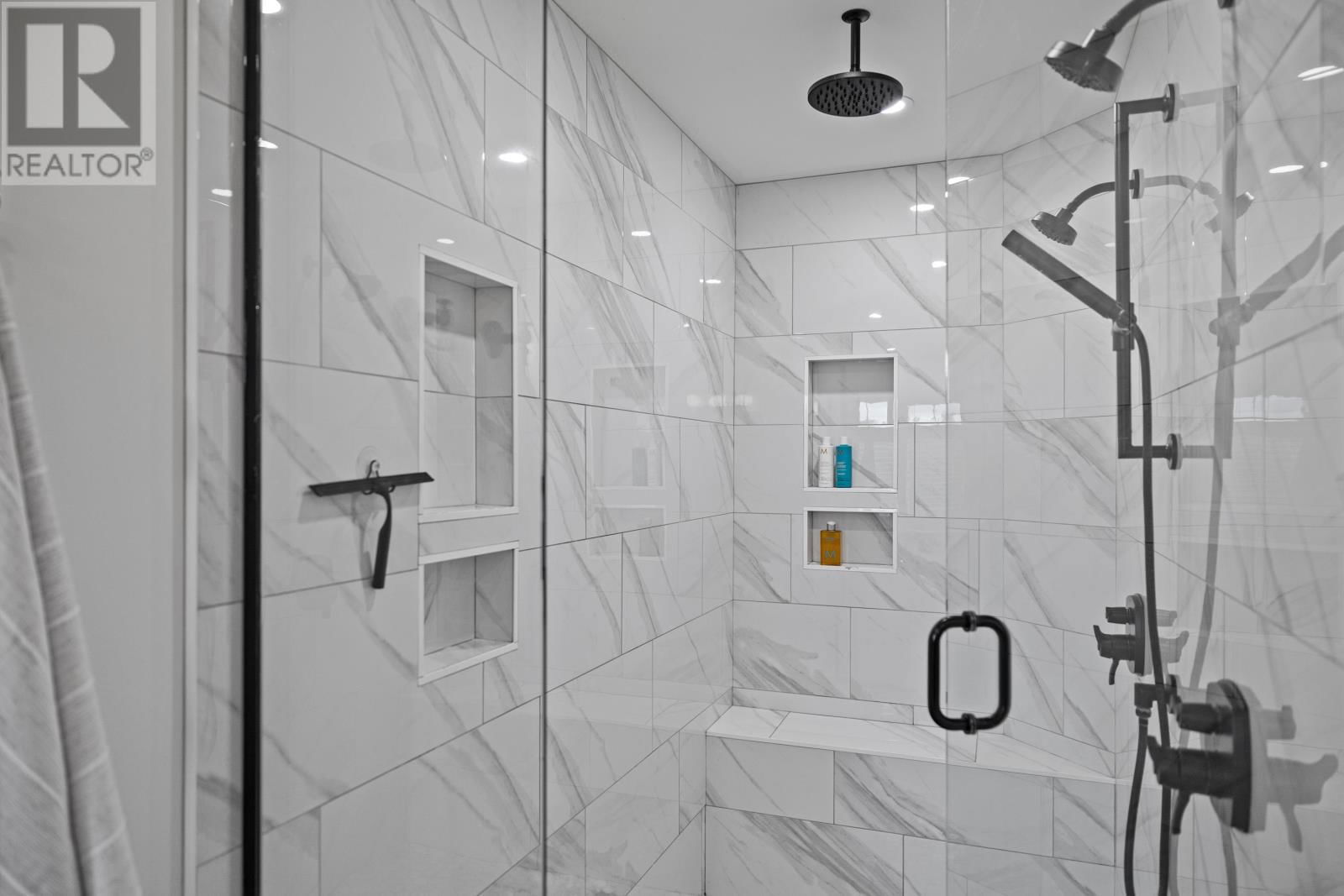 11 AVALON COURT Image 35