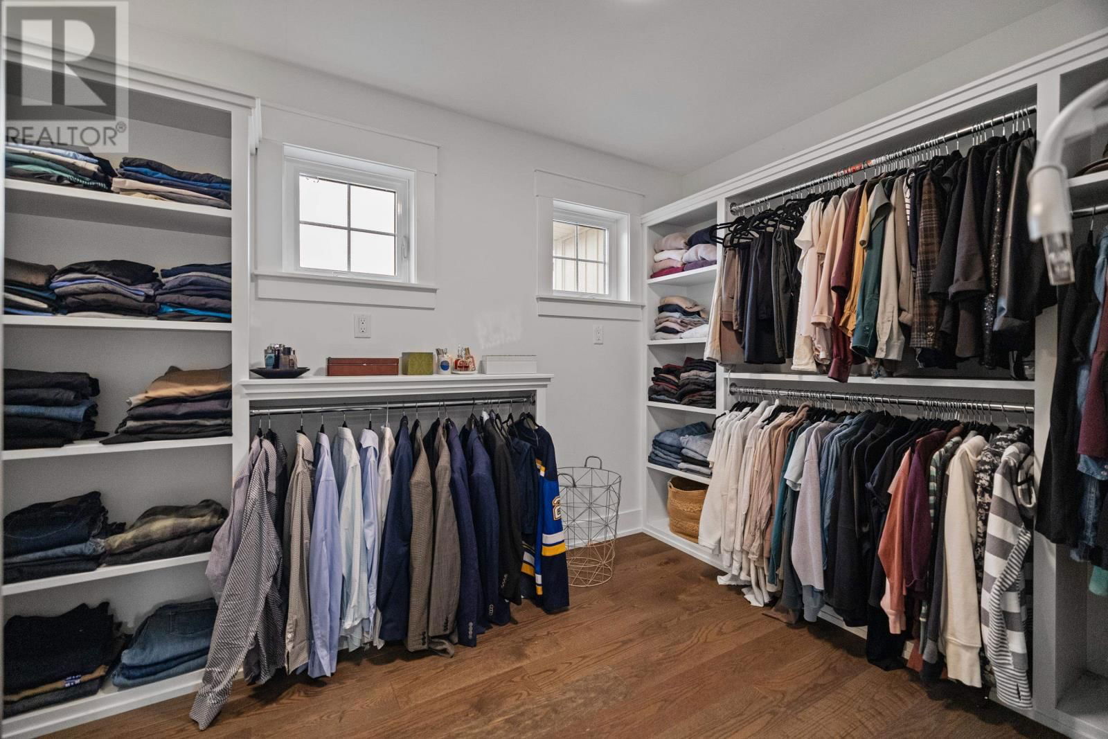 11 AVALON COURT Image 36