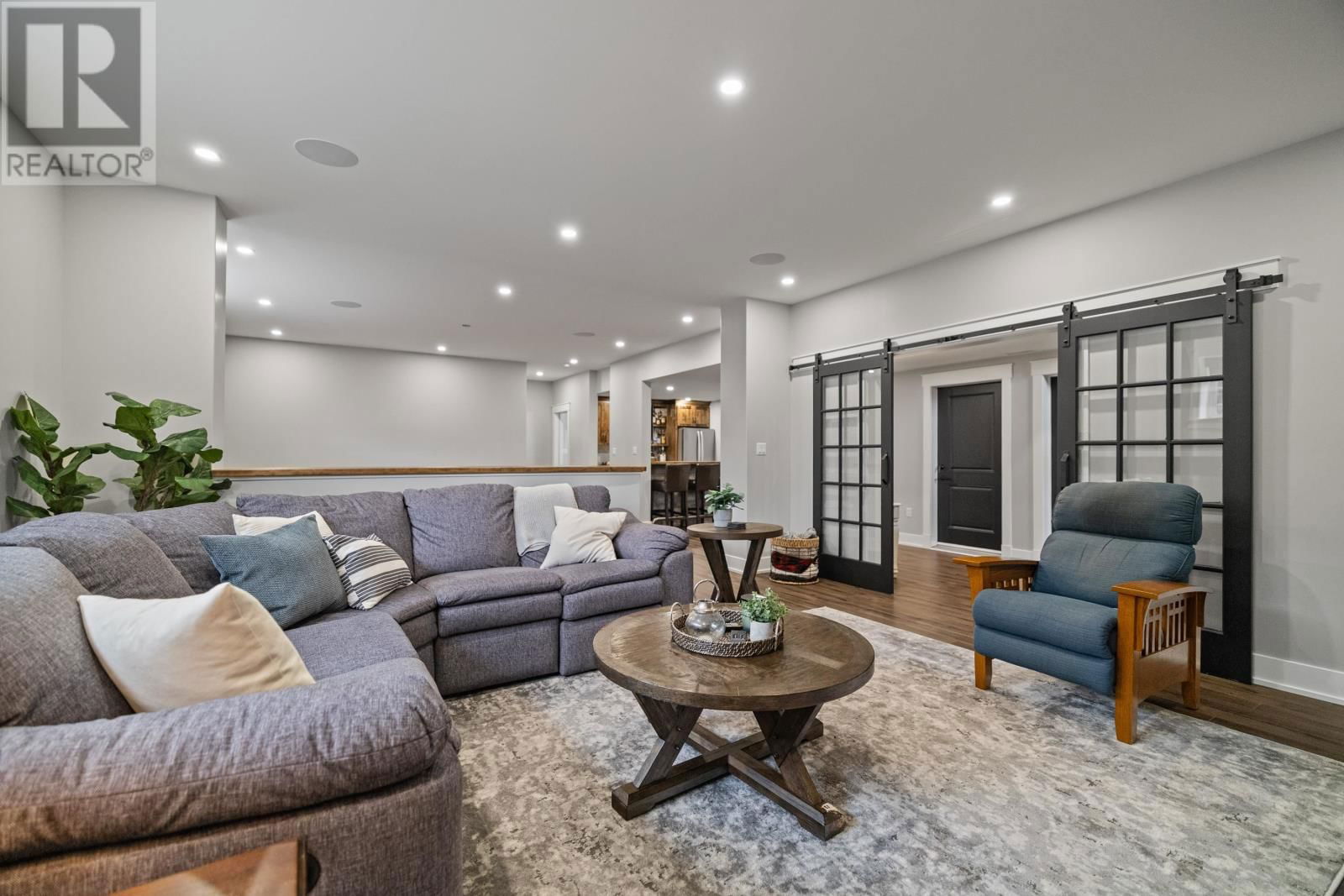 11 AVALON COURT Image 40