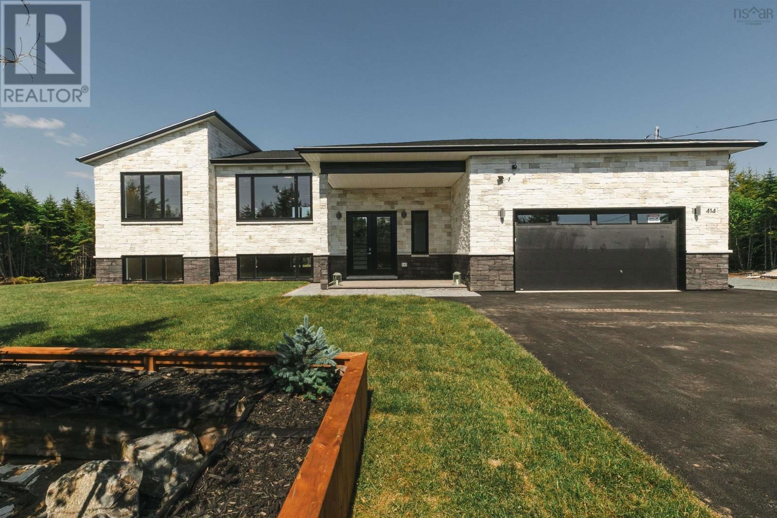414 CANOE CRESCENT Image 2