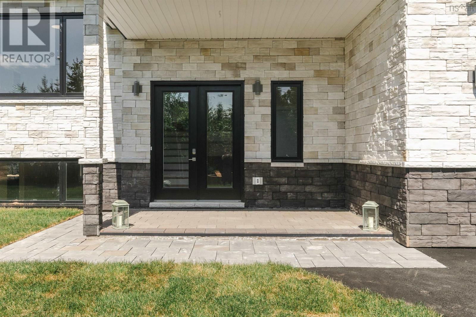 414 CANOE CRESCENT Image 4