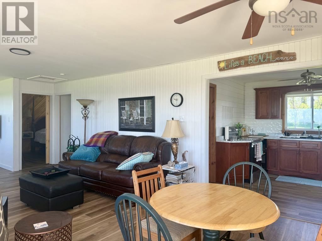 73 CHAMBERS LANE Image 21