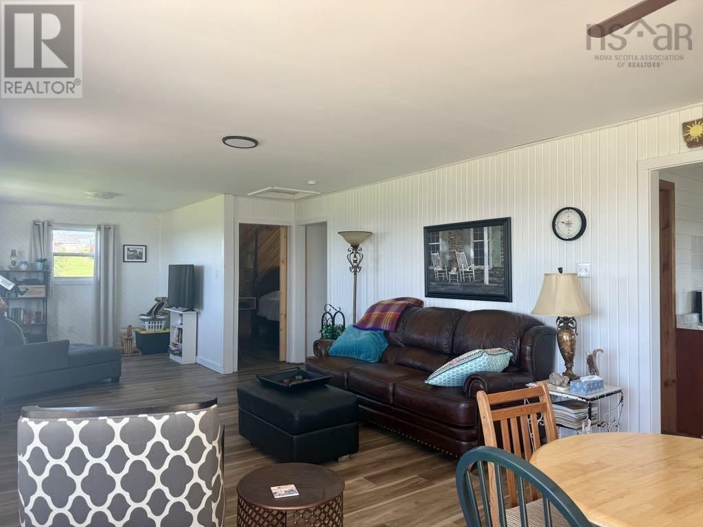 73 CHAMBERS LANE Image 25
