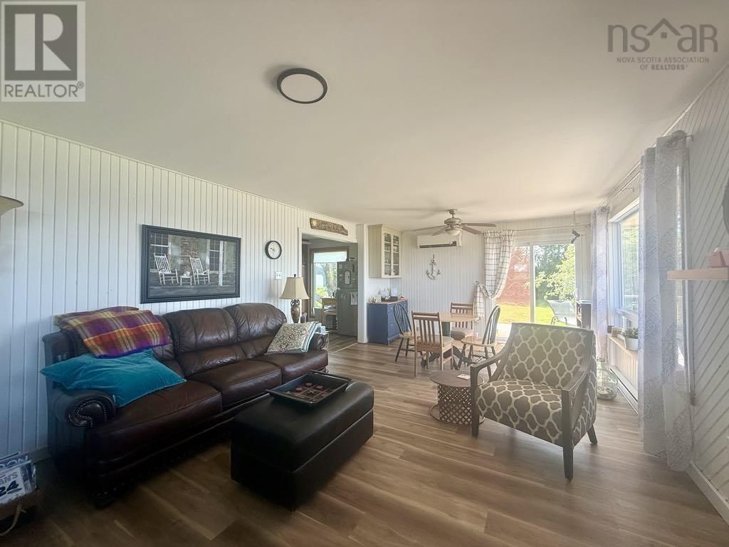 73 CHAMBERS LANE Image 26