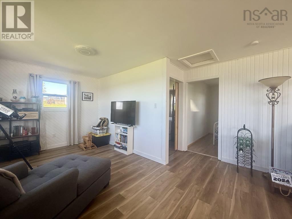73 CHAMBERS LANE Image 27