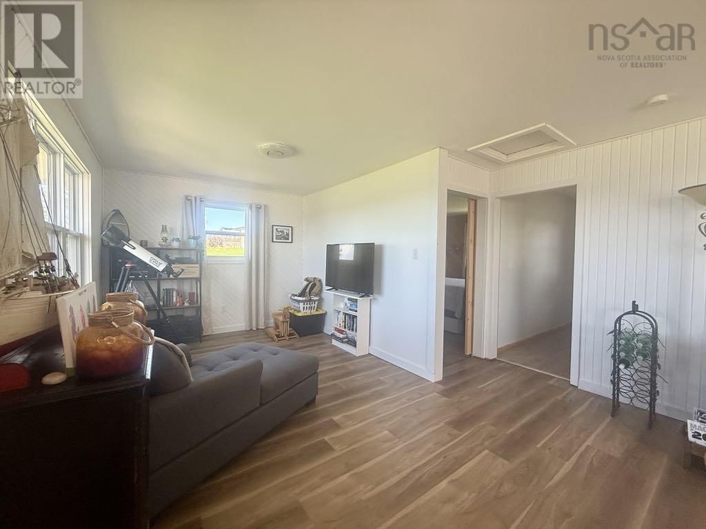 73 CHAMBERS LANE Image 28