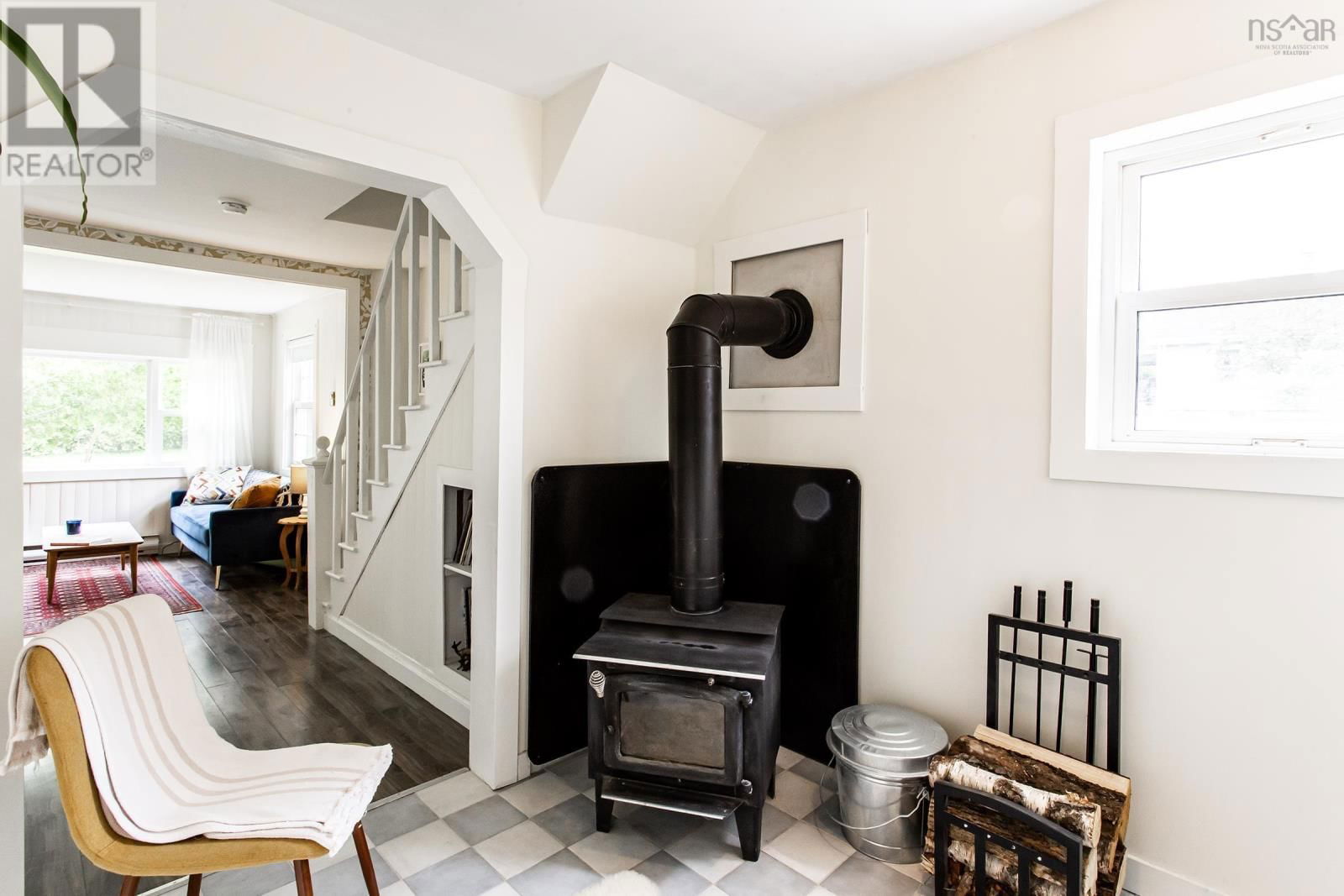 108 COTTAGE STREET Image 20