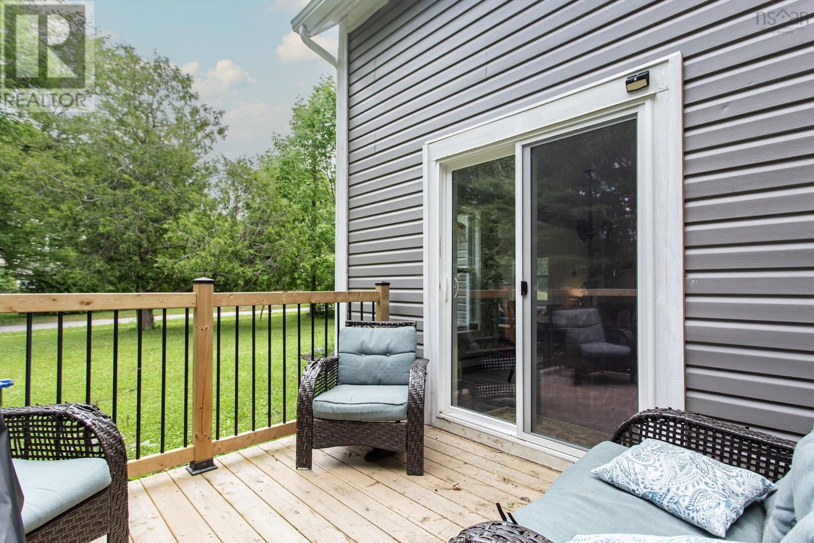108 COTTAGE STREET Image 5