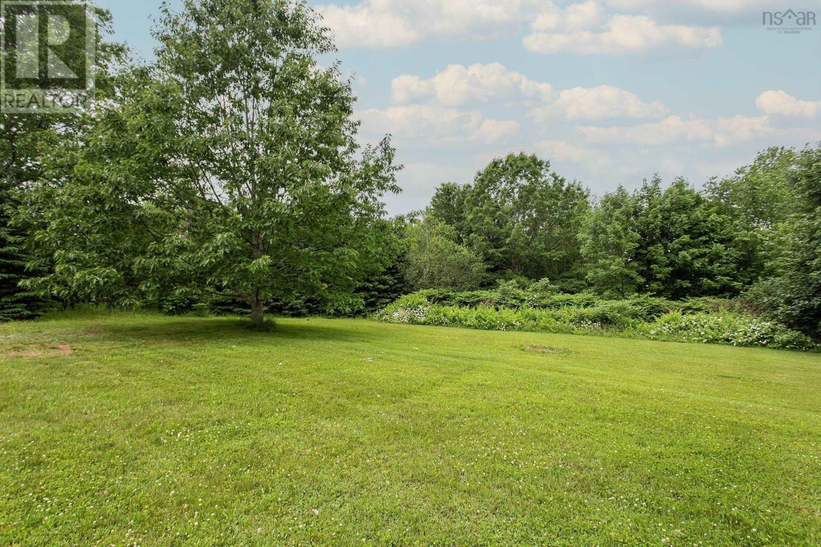108 COTTAGE STREET Image 8
