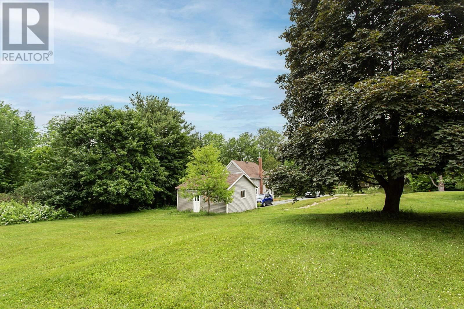 108 COTTAGE STREET Image 9