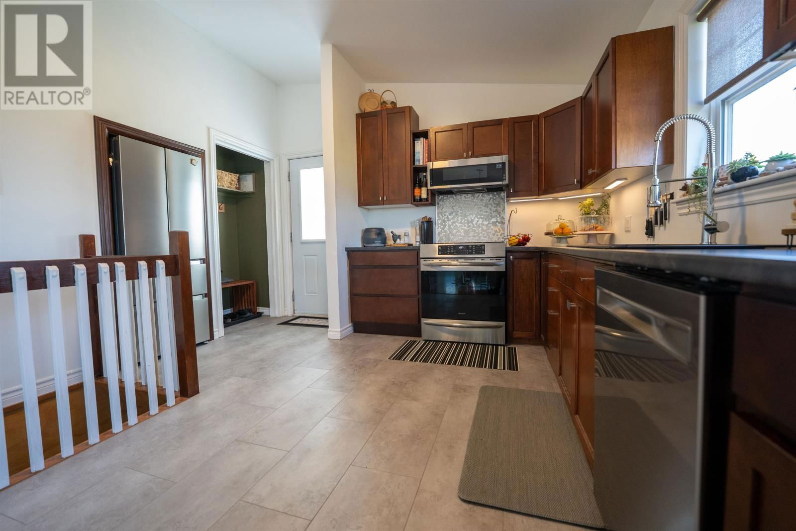 60 SEAWOOD DRIVE Image 10