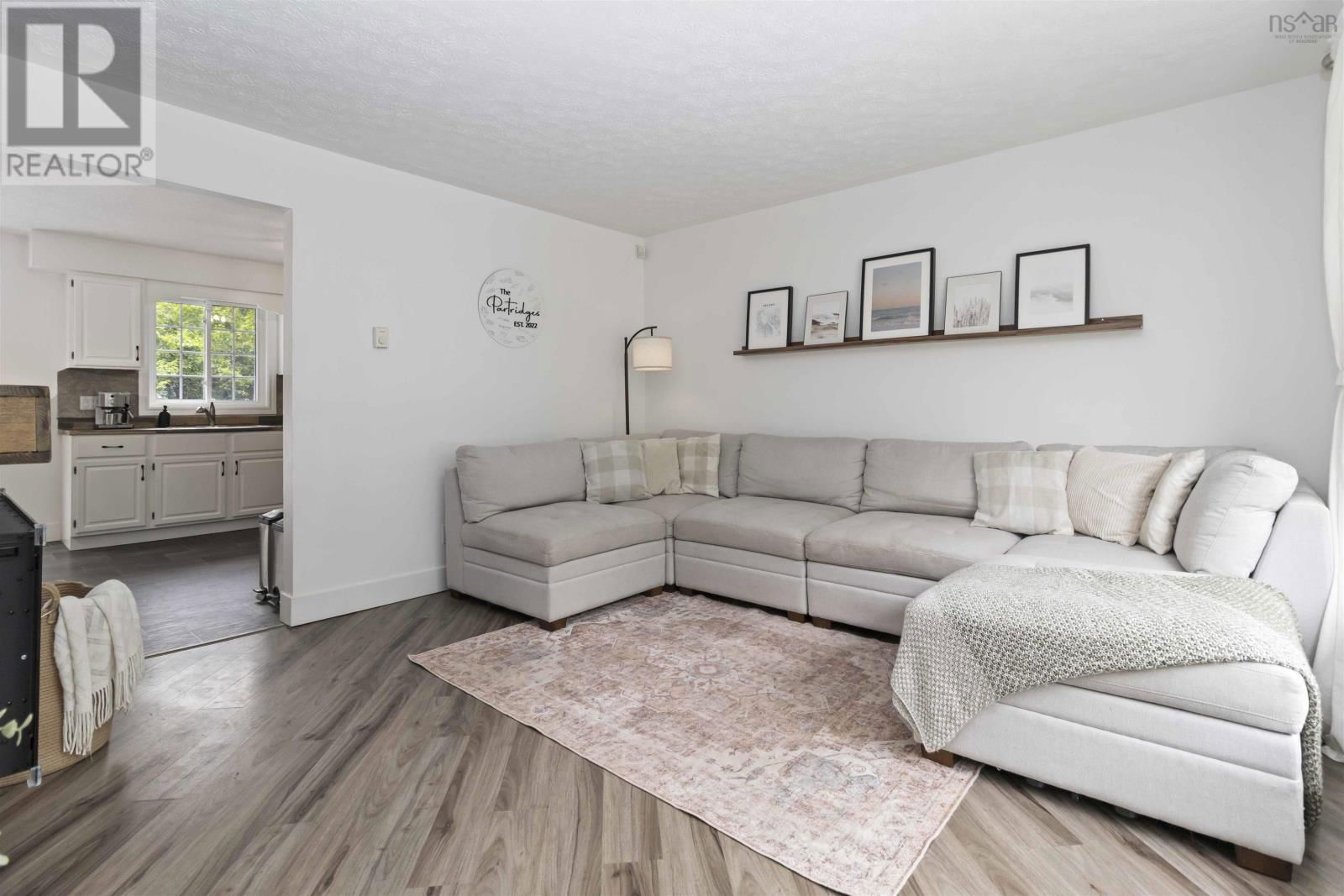 153 CAVALIER DRIVE Image 10
