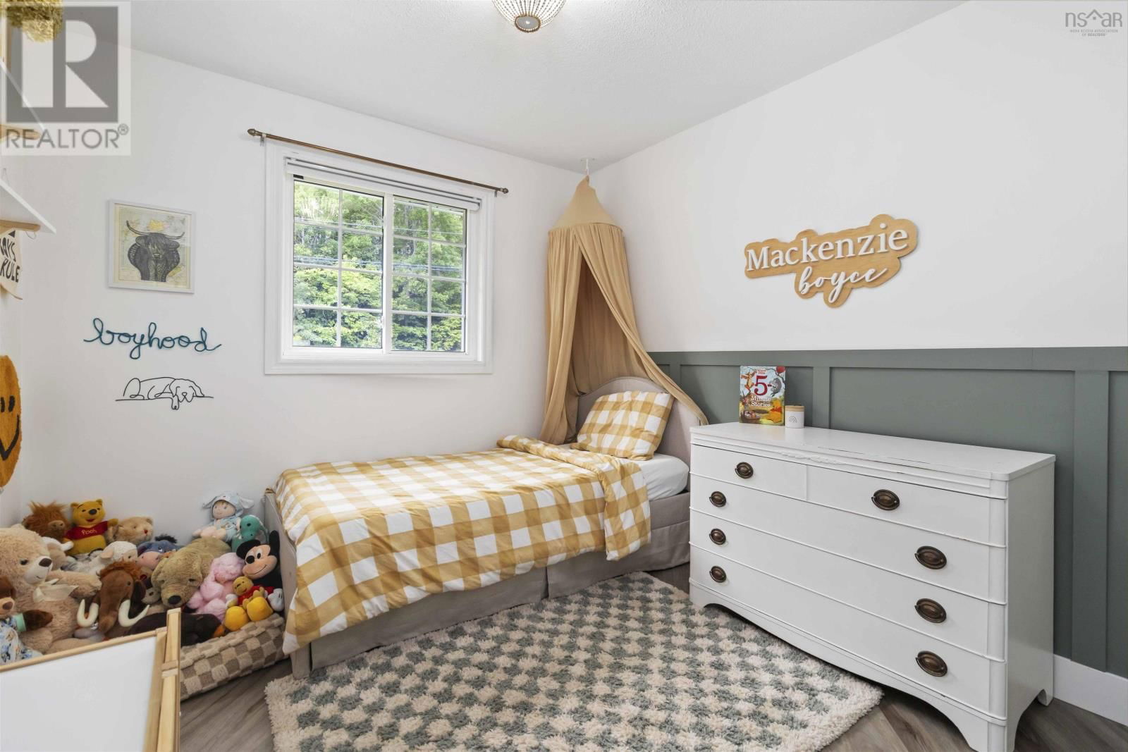 153 CAVALIER DRIVE Image 23