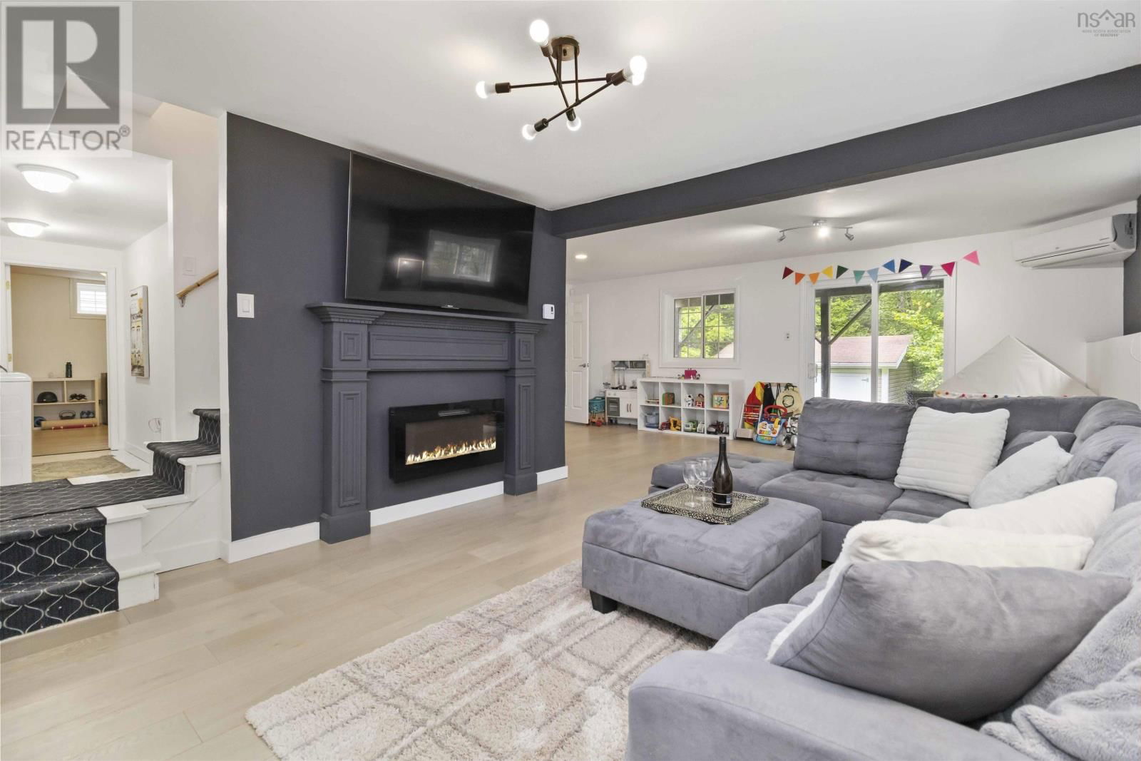 153 CAVALIER DRIVE Image 25