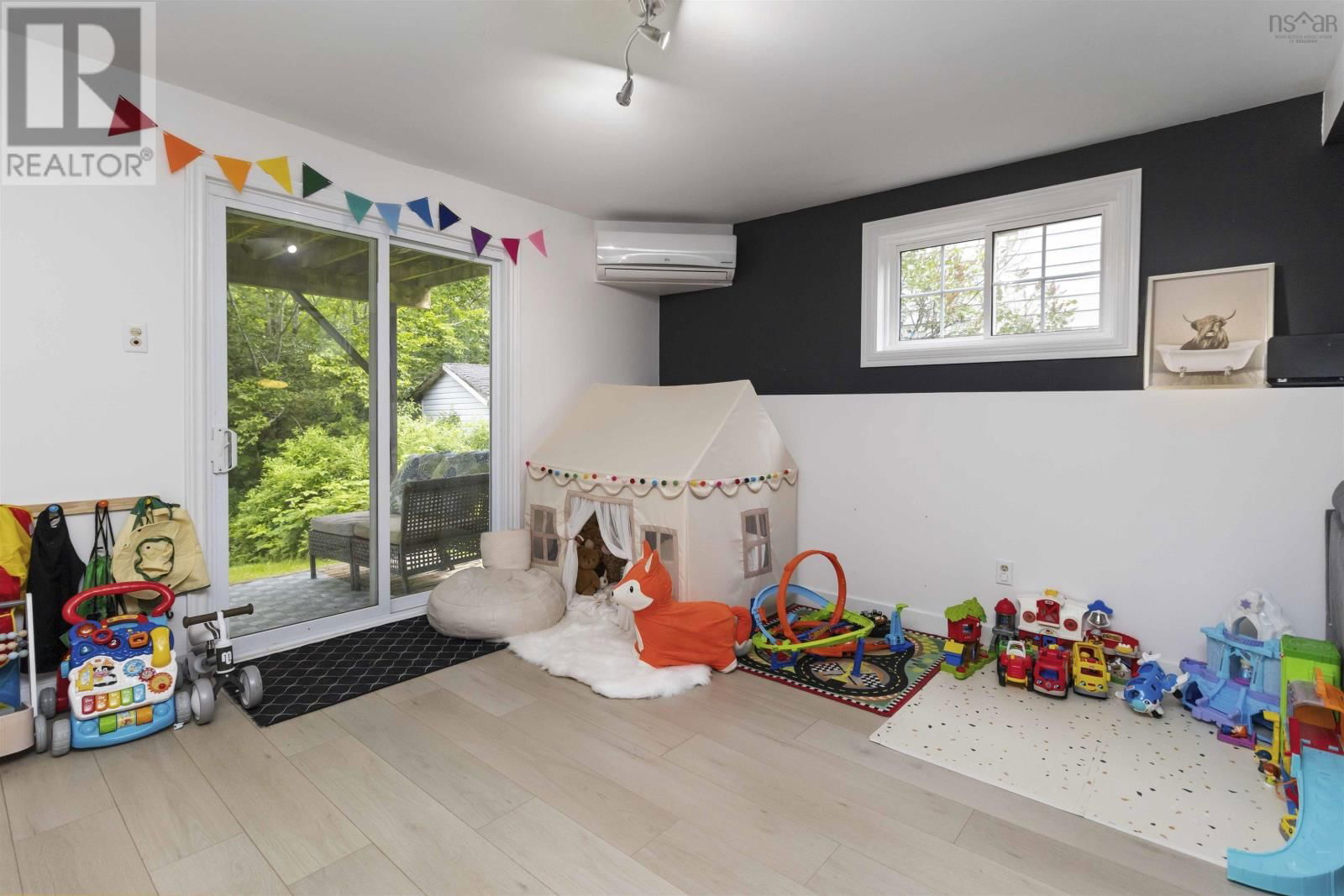 153 CAVALIER DRIVE Image 27