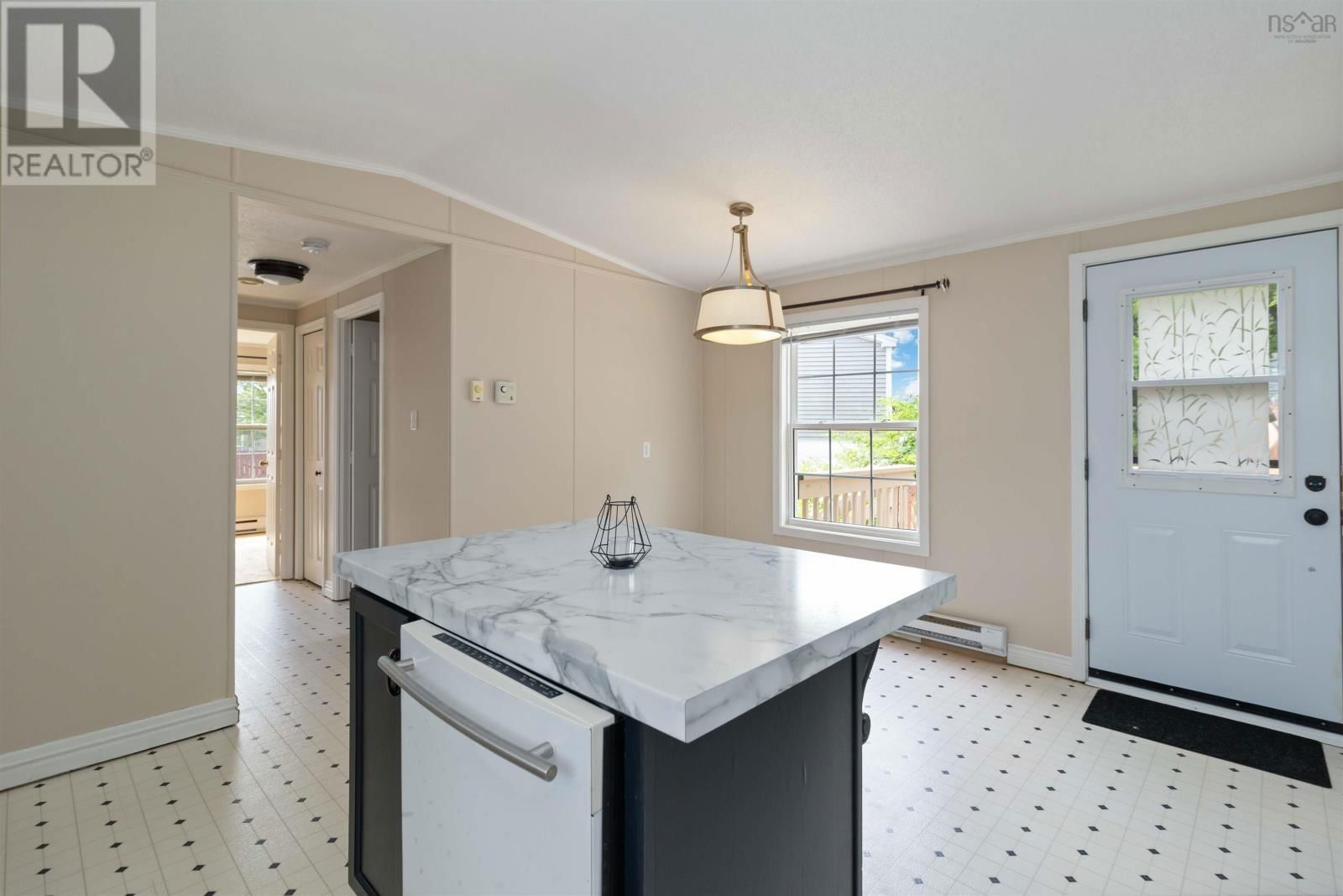 12 COLETON COURT Image 16