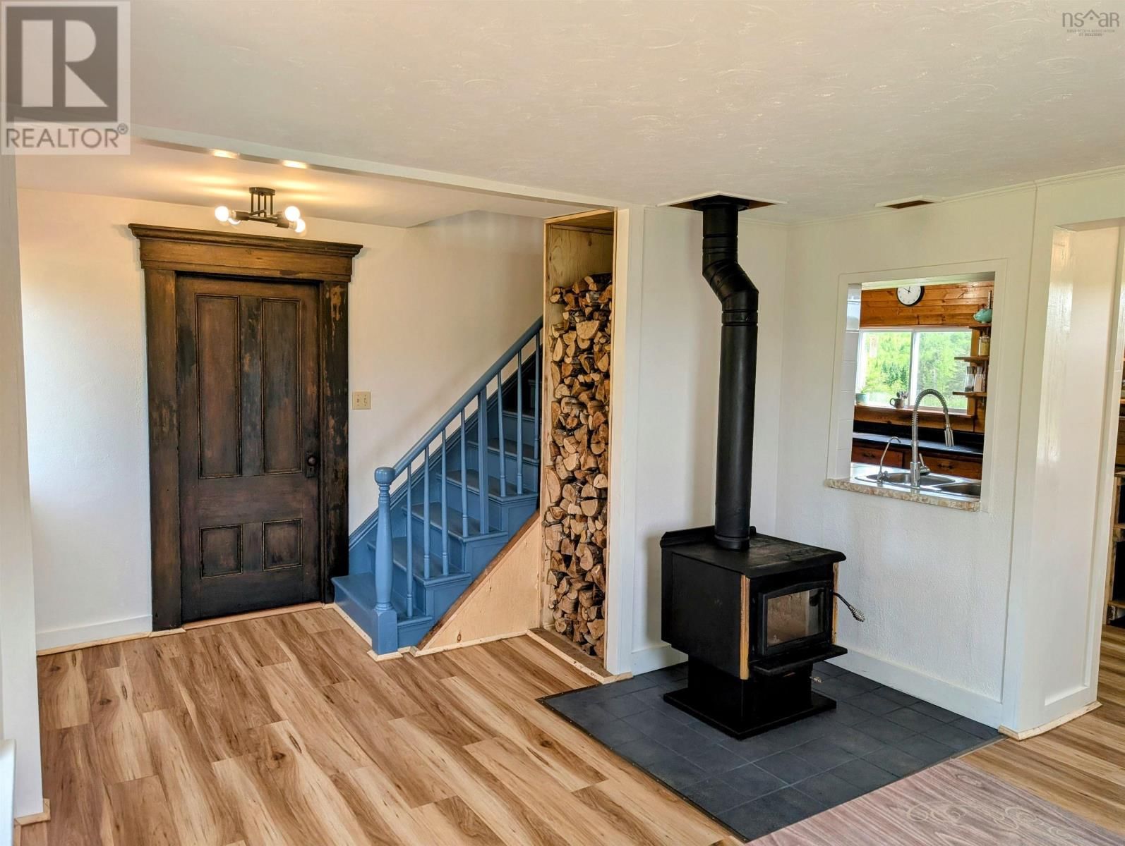 326 COPELAND ROAD Image 16