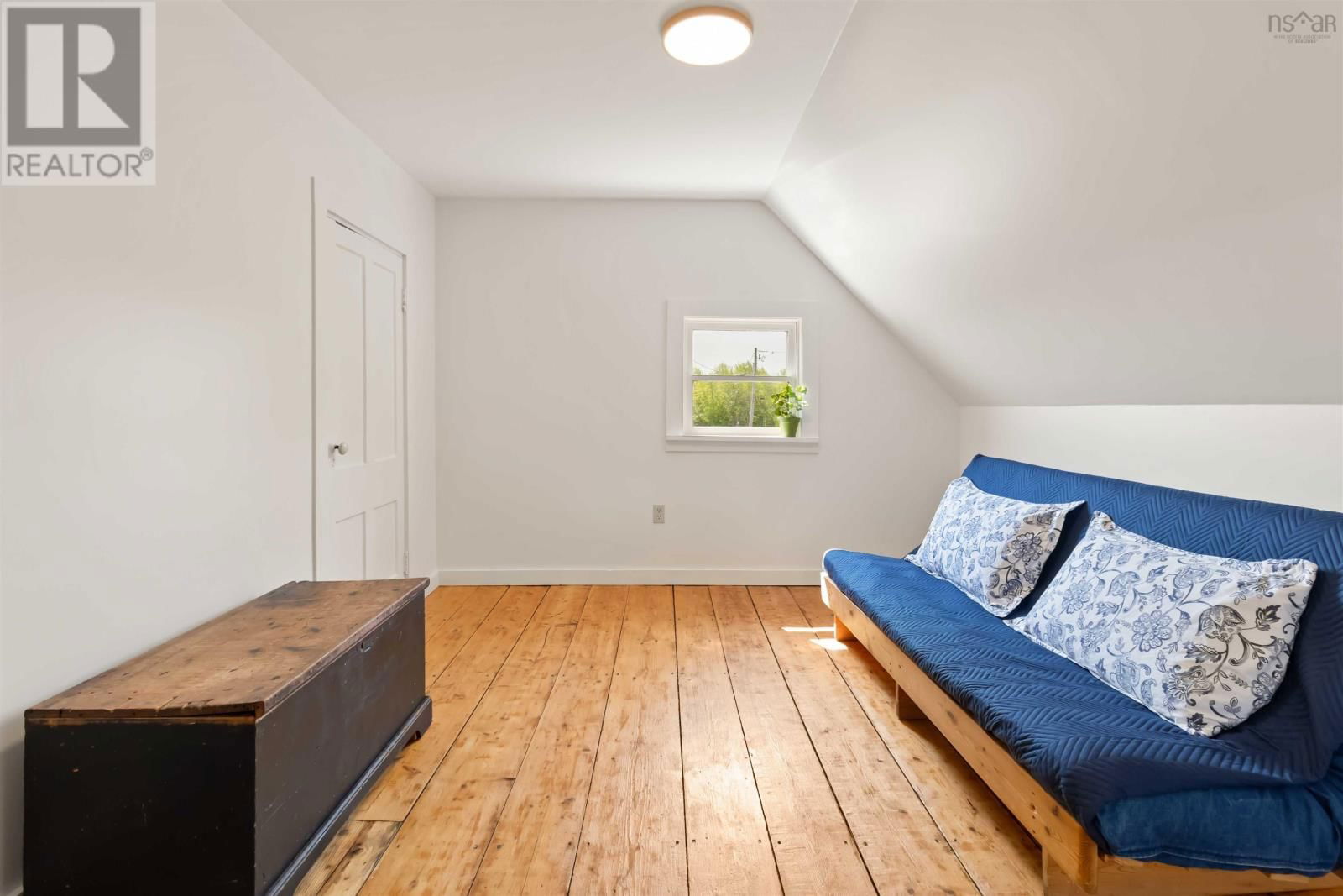 326 COPELAND ROAD Image 22
