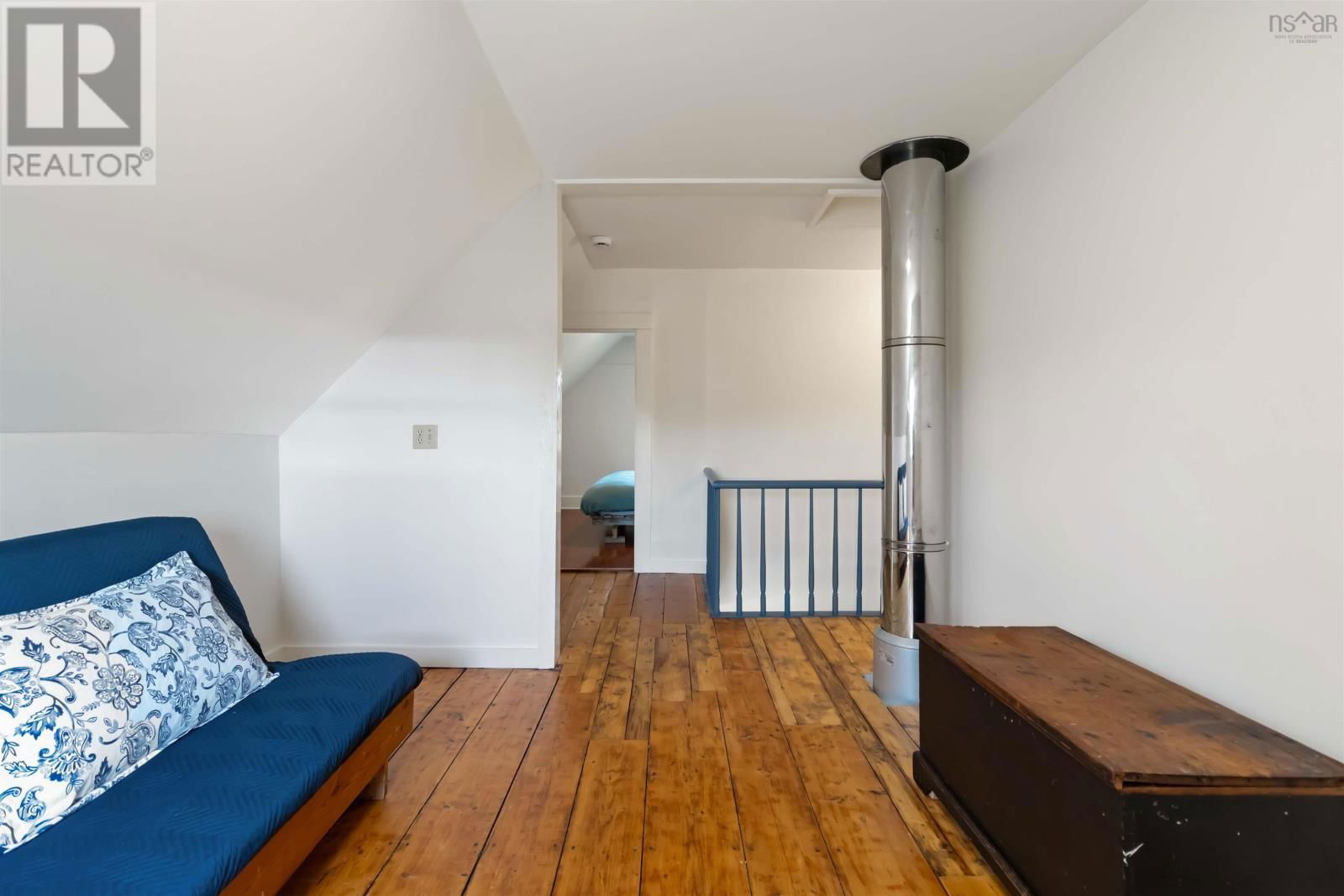326 COPELAND ROAD Image 23