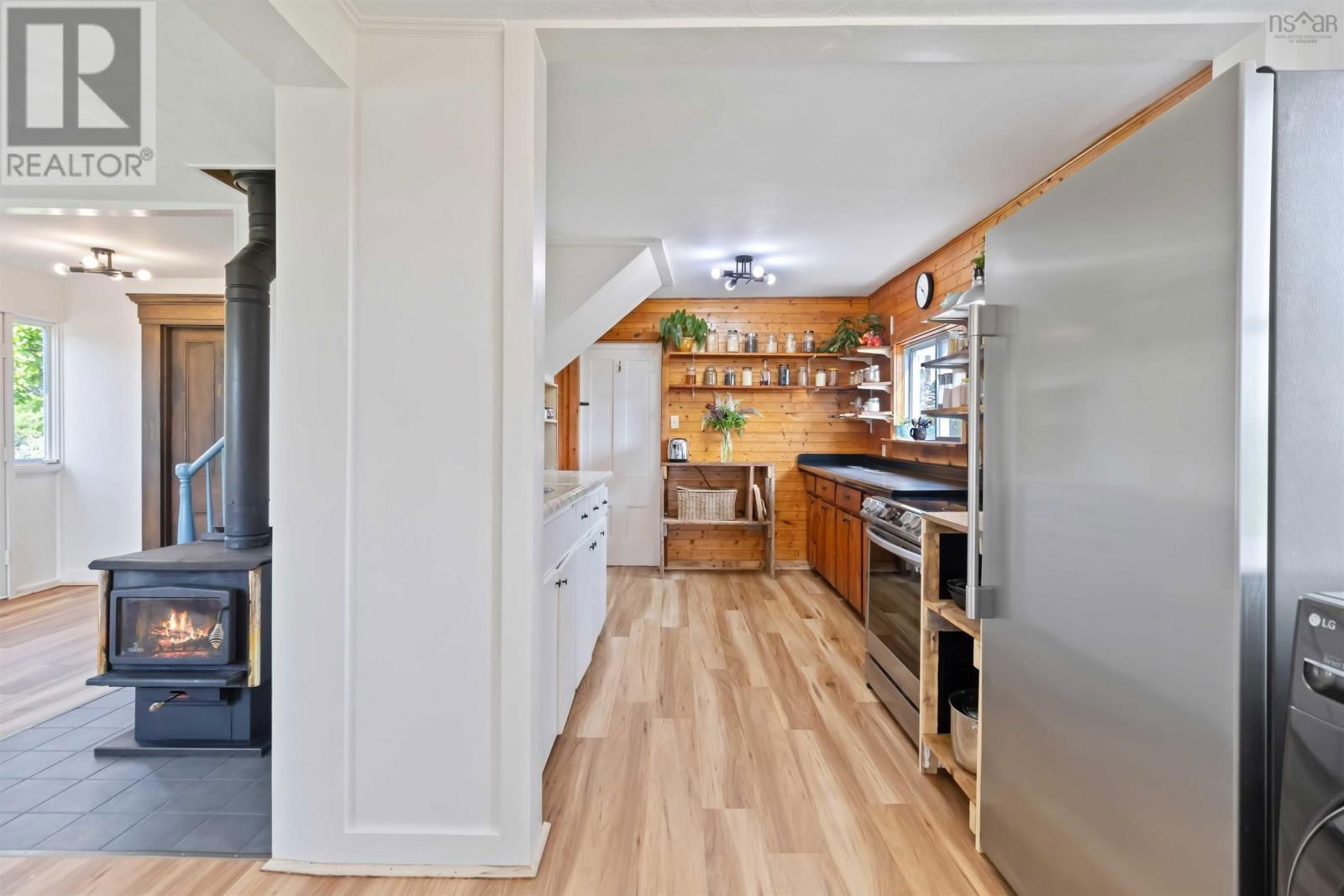326 COPELAND ROAD Image 4
