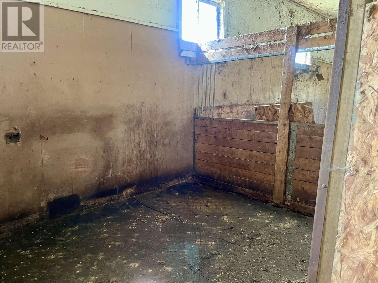 1520 BACK ROAD Image 40