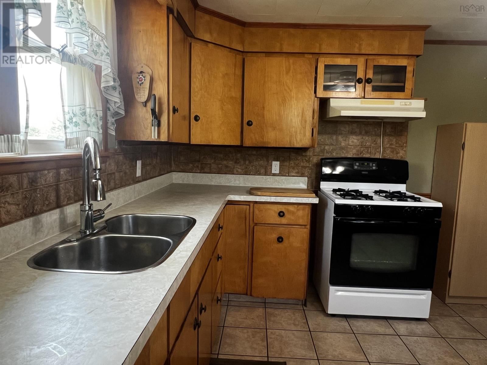 5320 HIGHWAY 6 Image 18