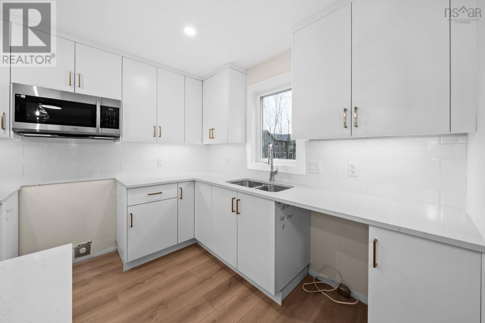 16 SIMONA DRIVE Image 21