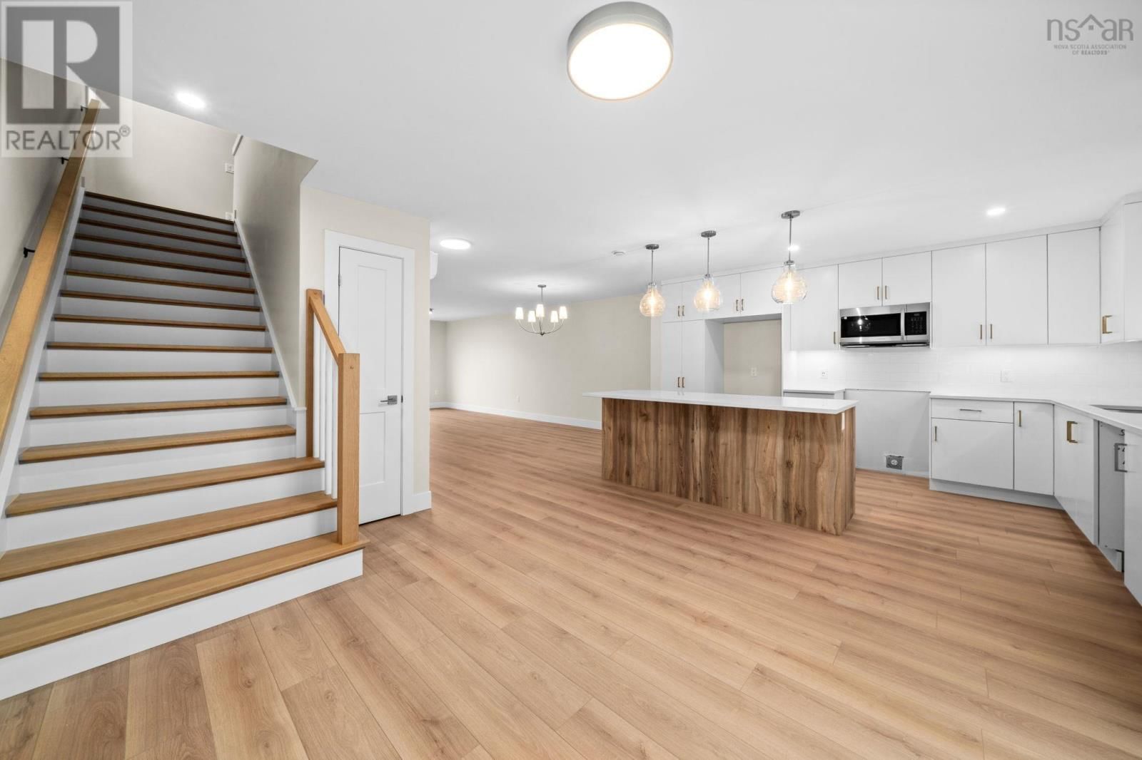 16 SIMONA DRIVE Image 24