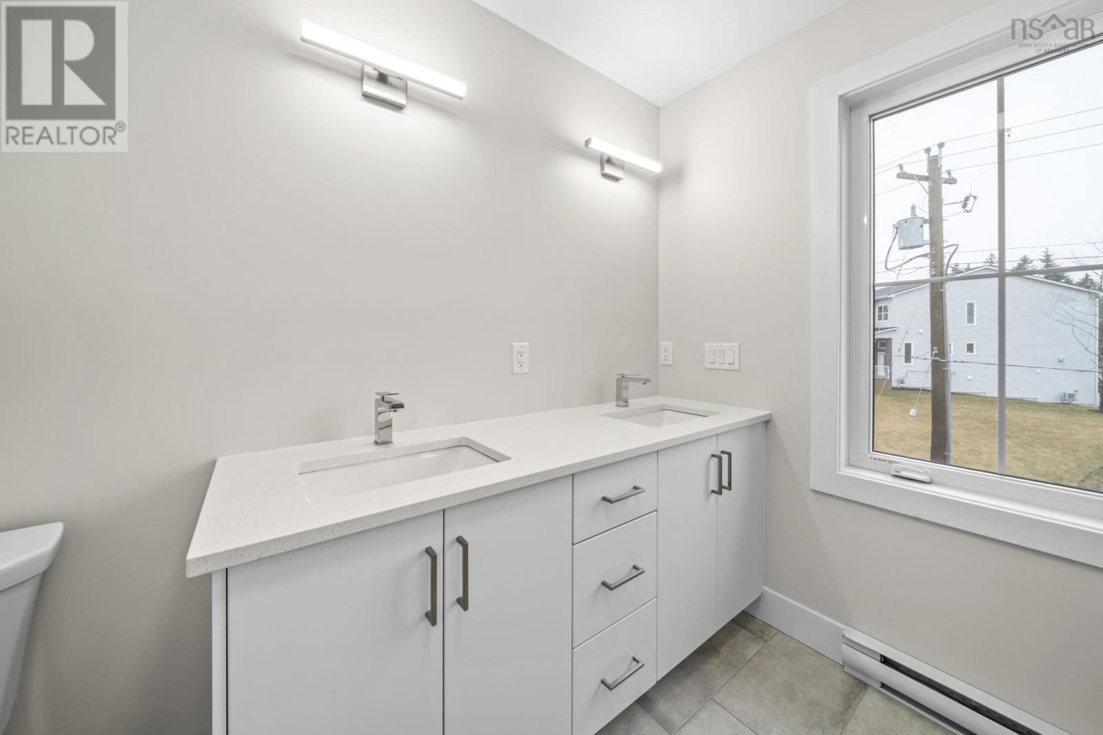 16 SIMONA DRIVE Image 32