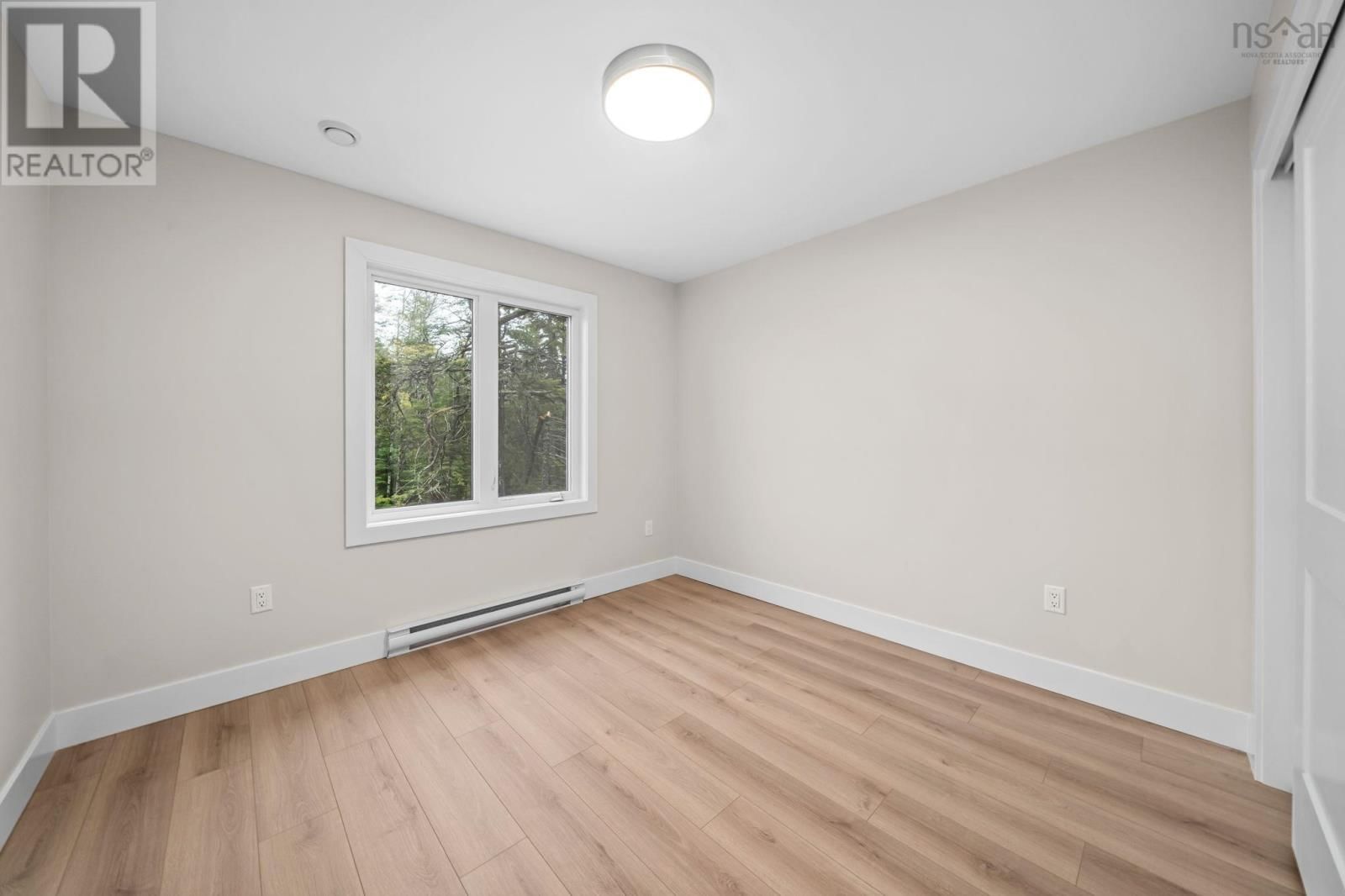 16 SIMONA DRIVE Image 34