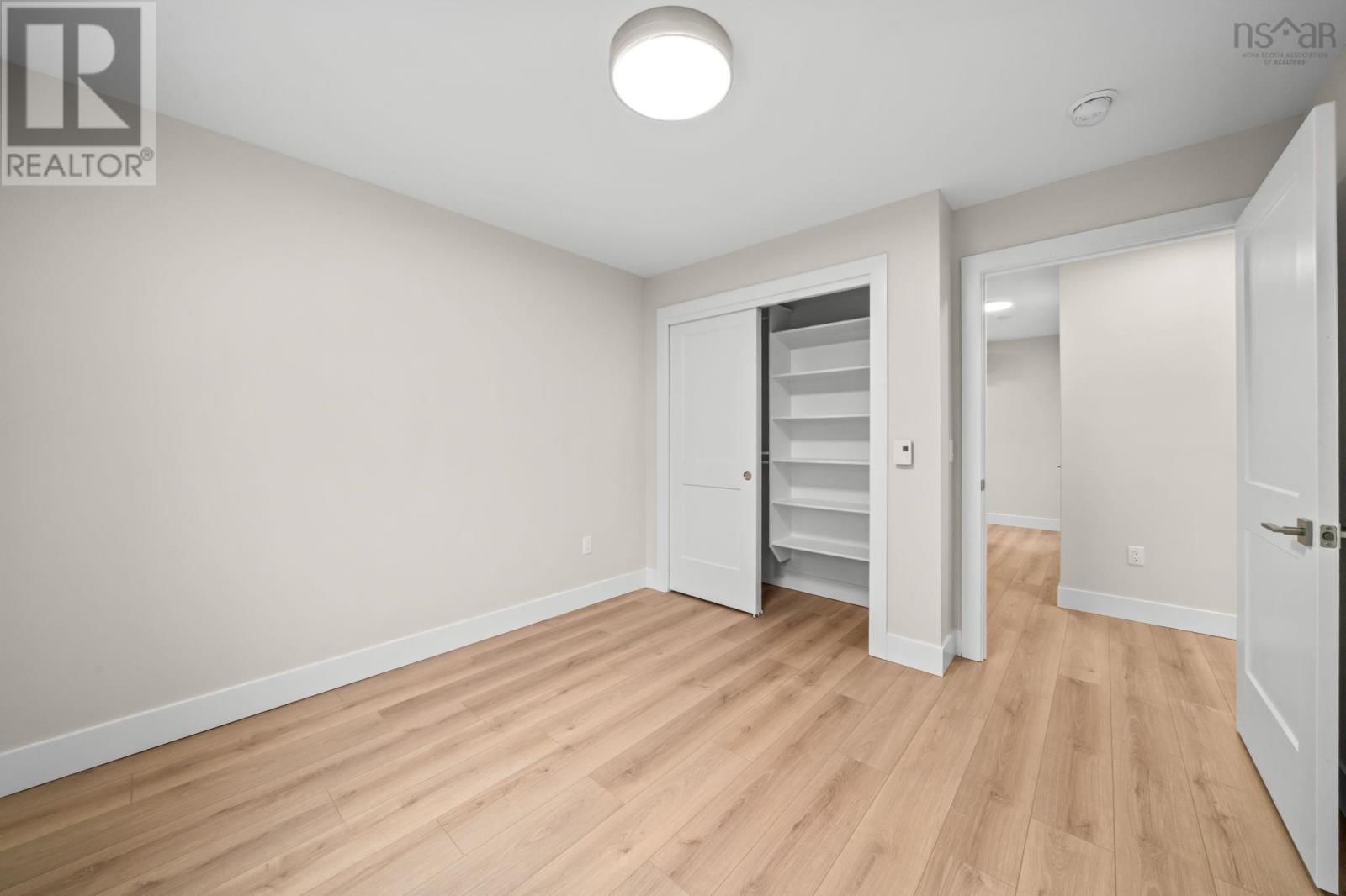 16 SIMONA DRIVE Image 35