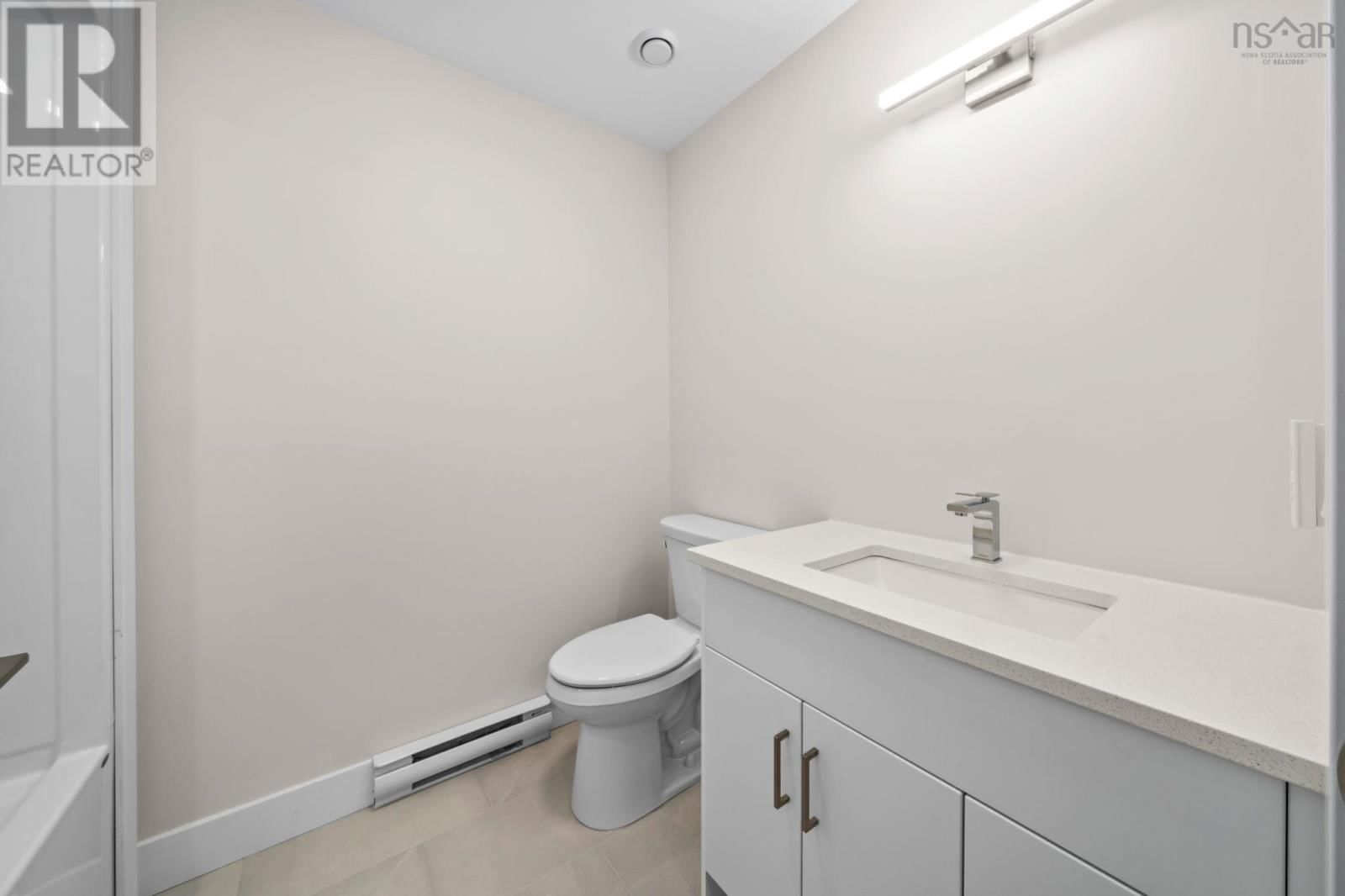 16 SIMONA DRIVE Image 38