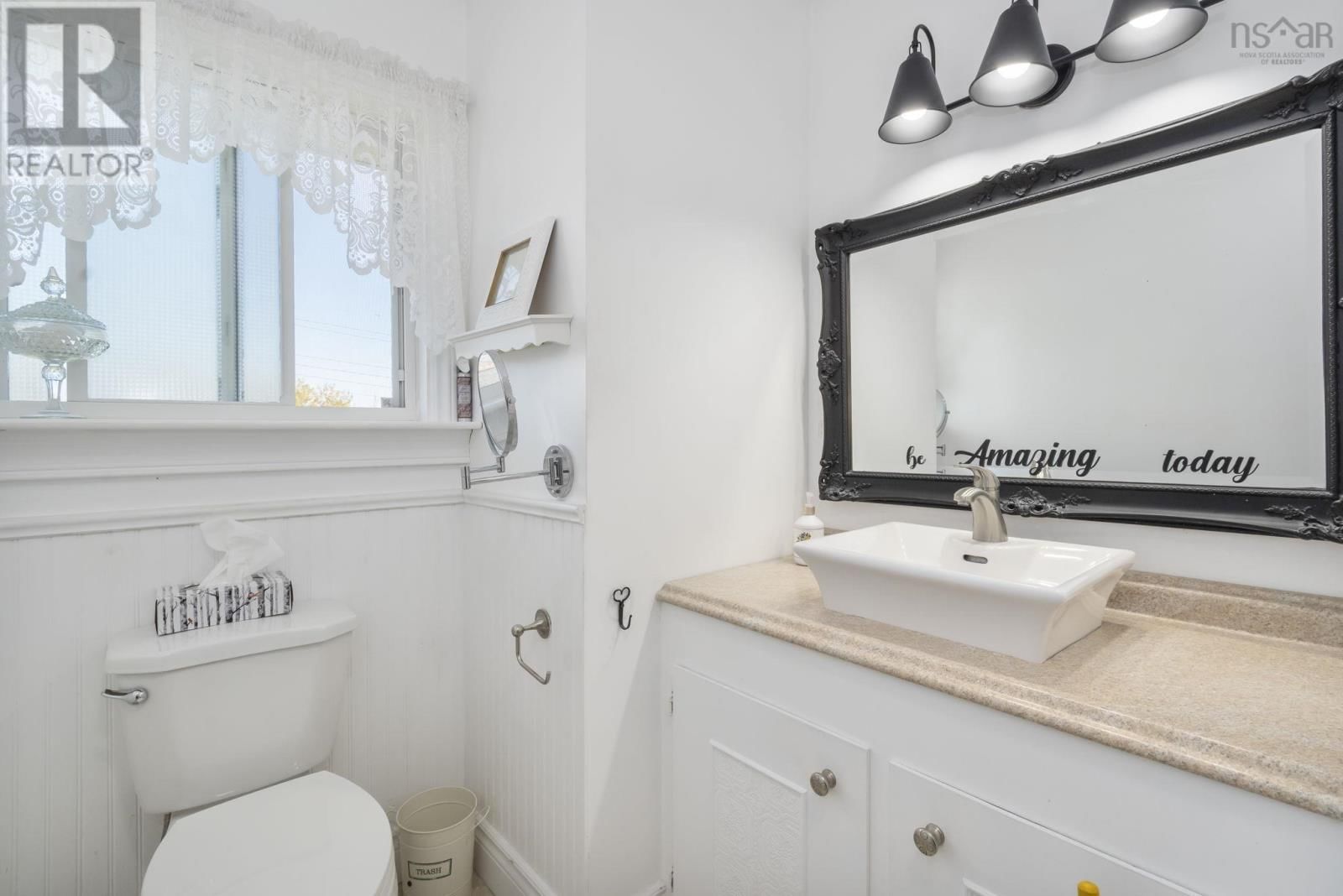 25 MAPLE AVENUE Image 17