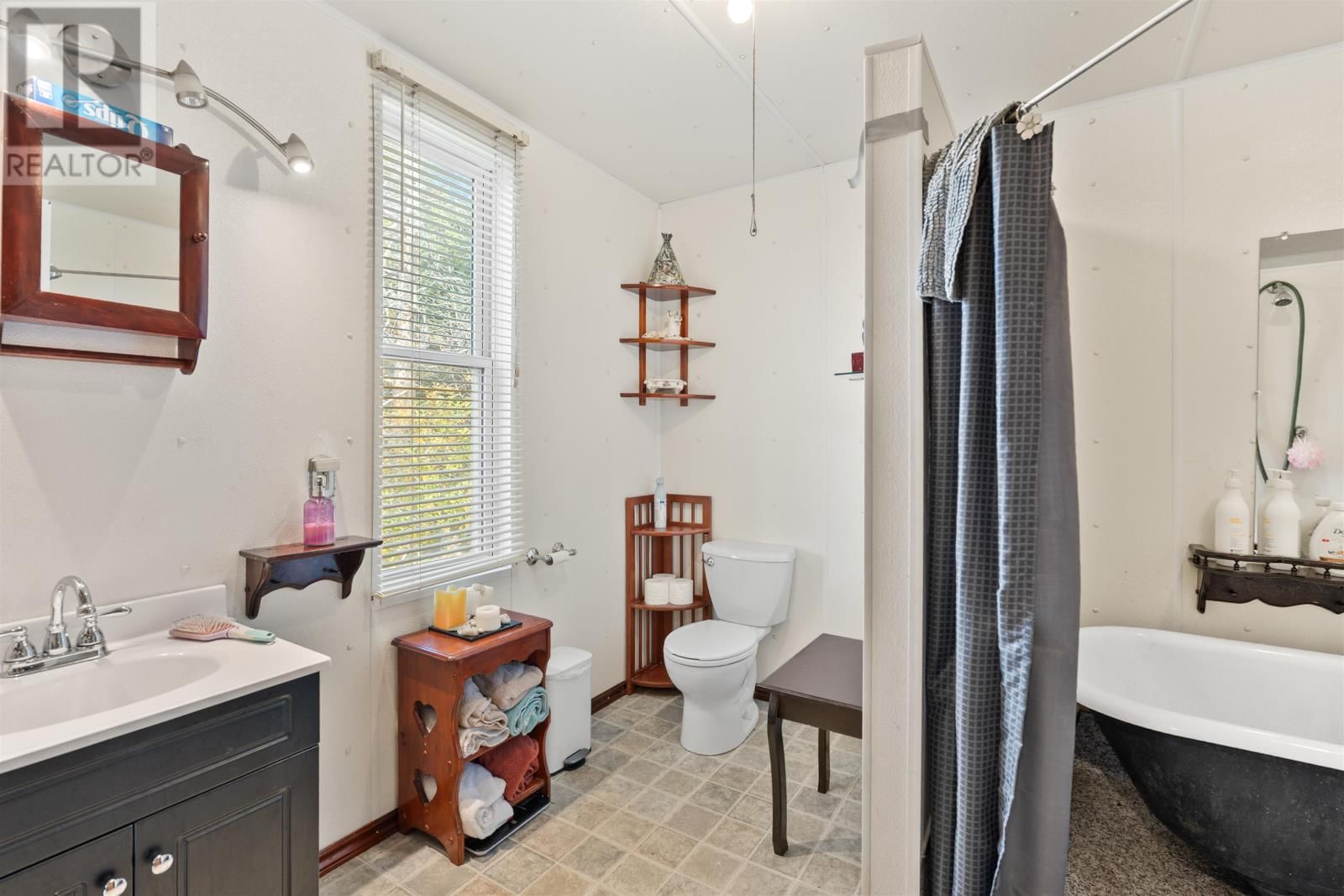 257 PAYNTER ROAD Image 30