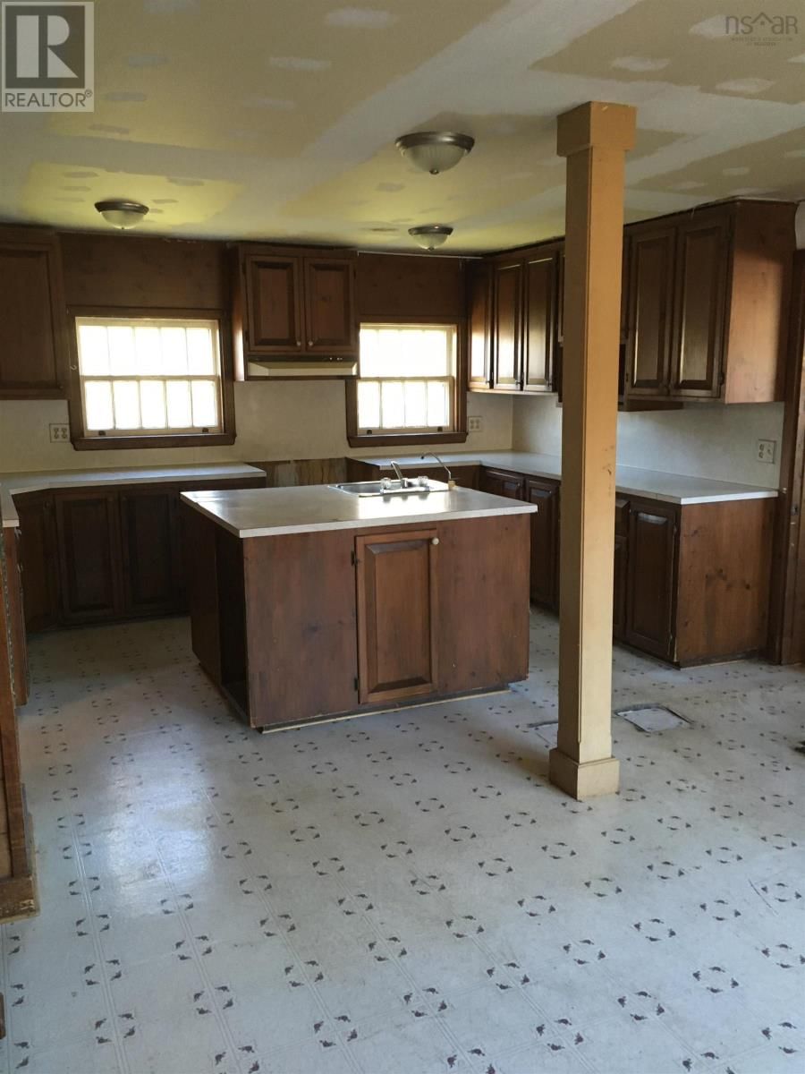 1945 ITALY CROSS ROAD Image 18