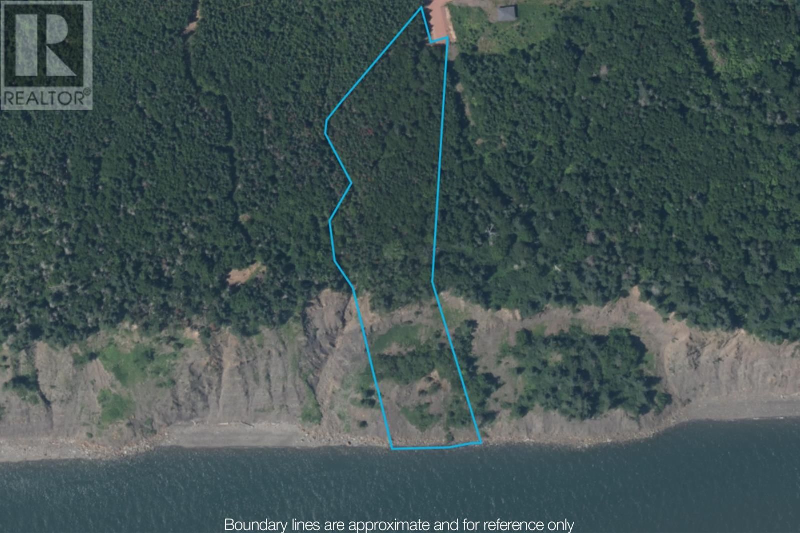 7 Bay Bluff Road, West Bay, Nova Scotia B0M 1S0