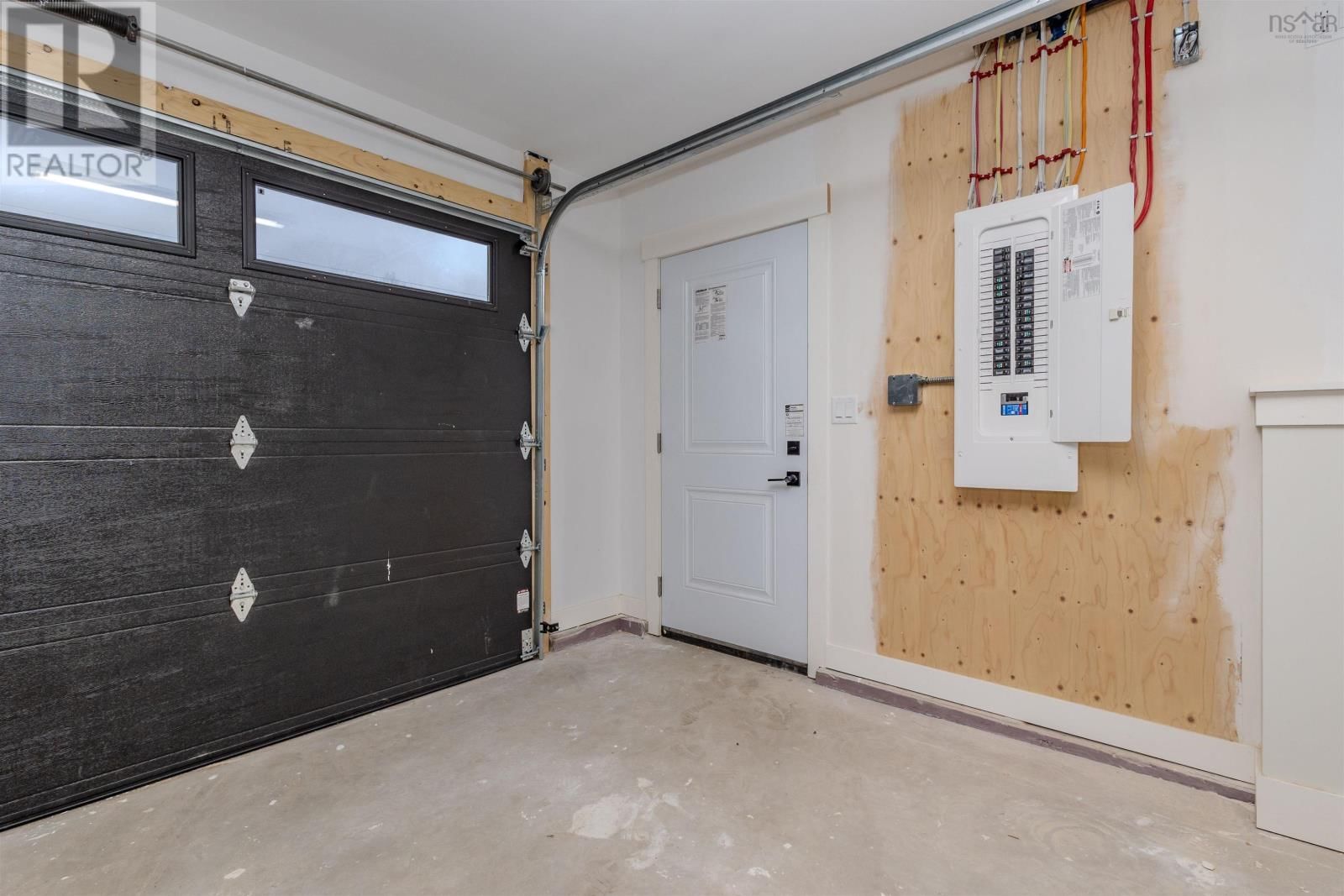 43 EMERSON DRIVE Image 31