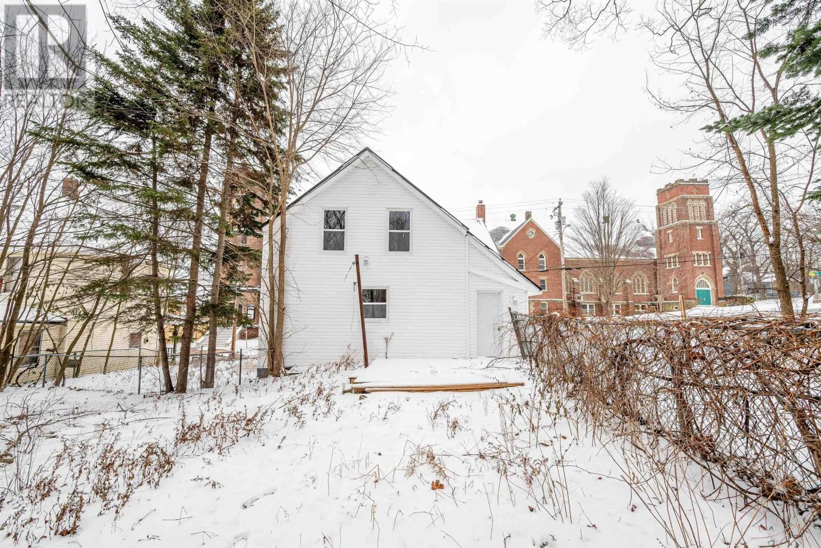 221 MACLEAN STREET Image 42