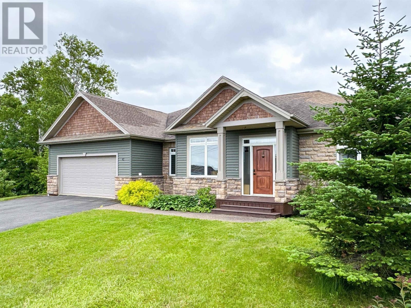 41 Southampton Drive, Stratford, Prince Edward Island C1B 0B2