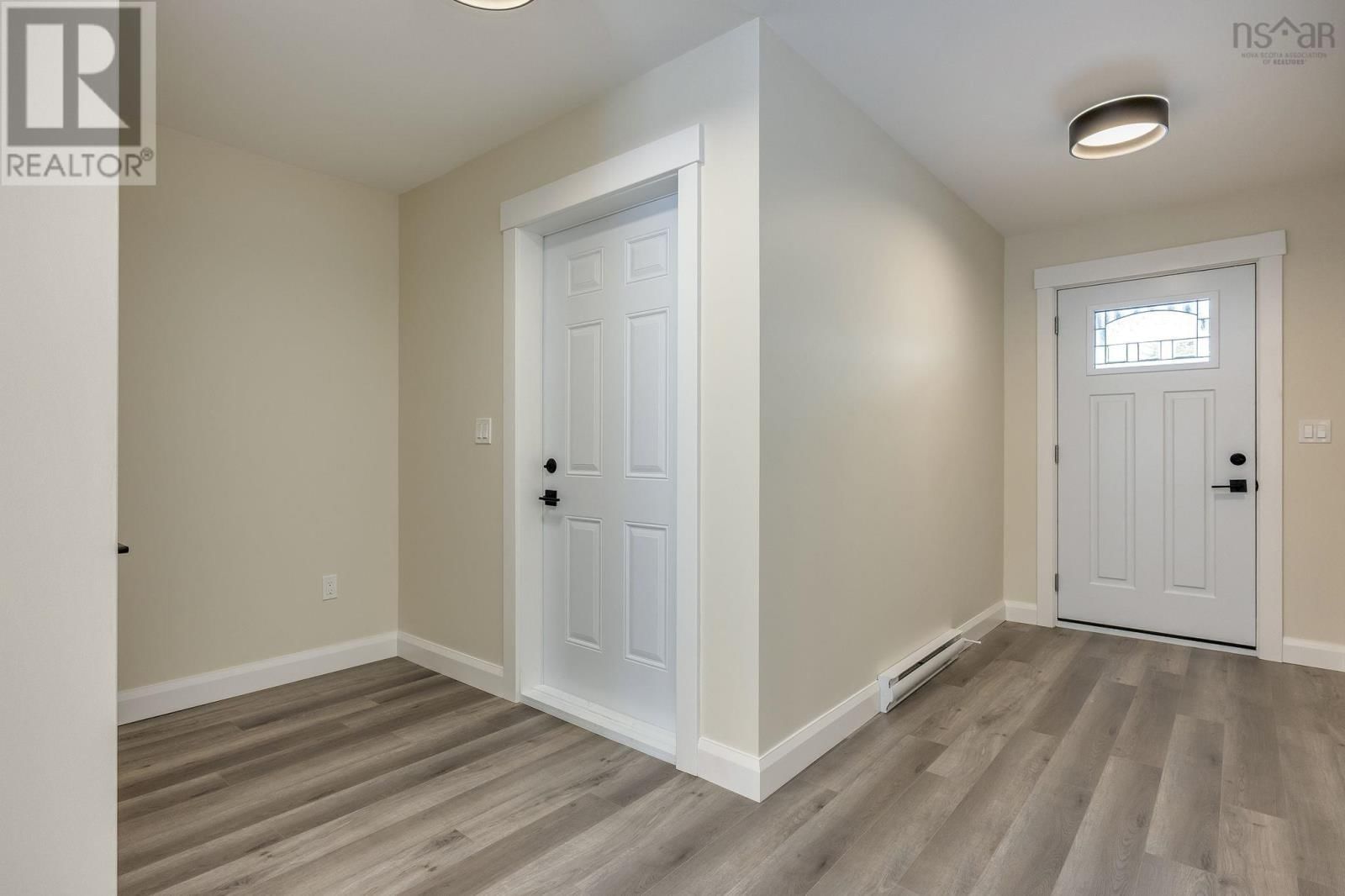 10 PETERSON STREET Image 10