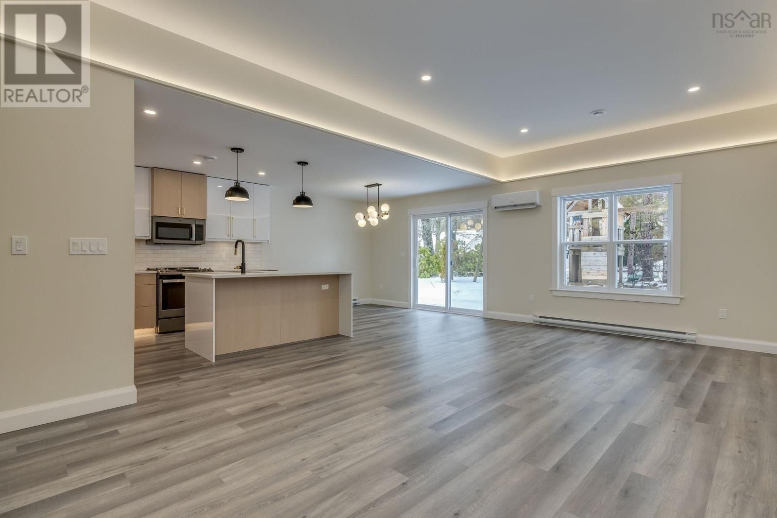 10 PETERSON STREET Image 12