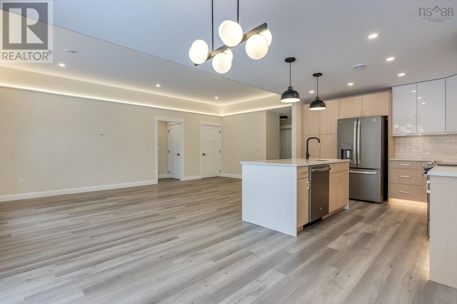 10 PETERSON STREET Image 13