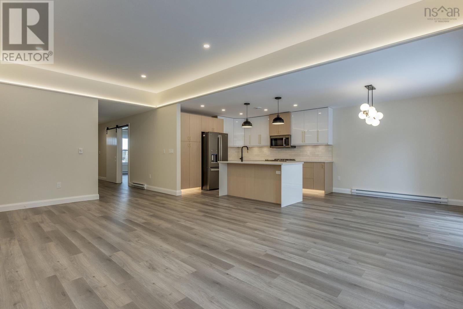 10 PETERSON STREET Image 14