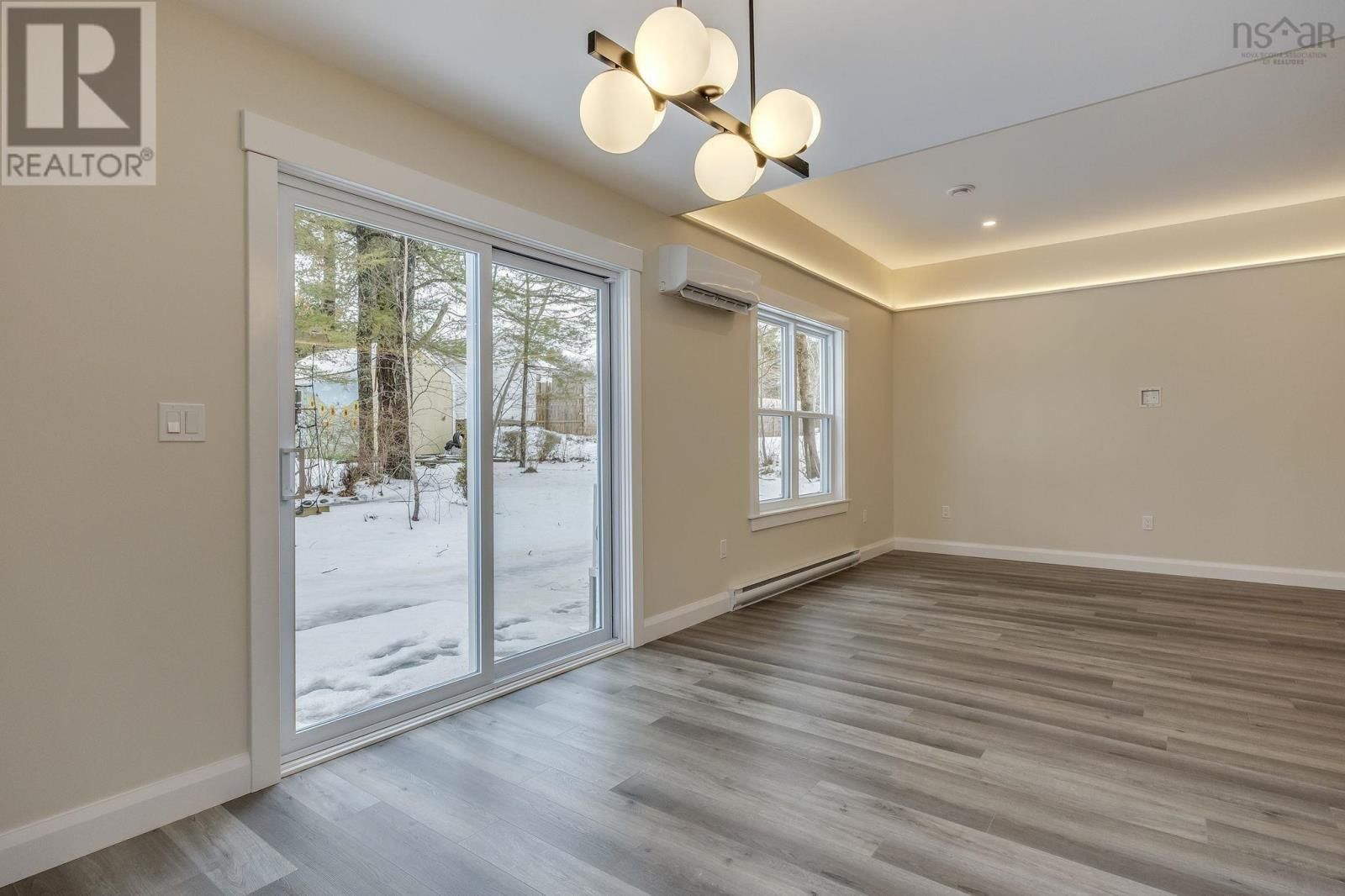 10 PETERSON STREET Image 21