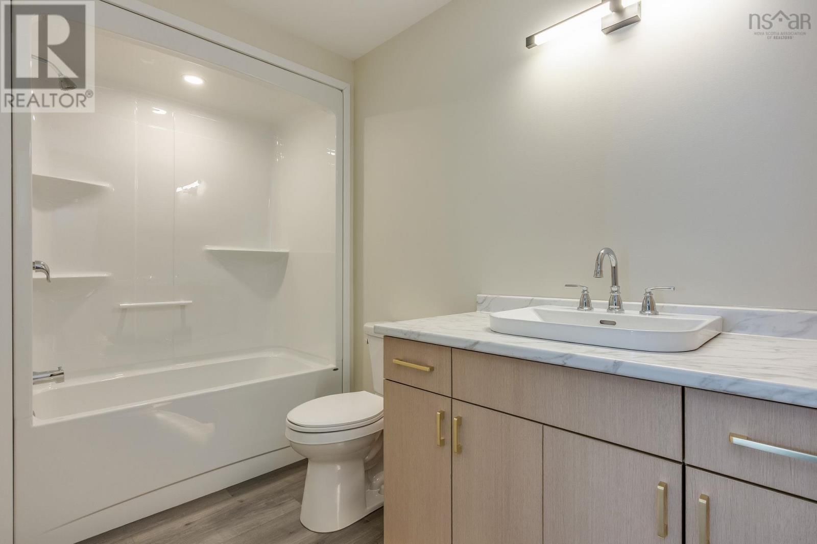 10 PETERSON STREET Image 25