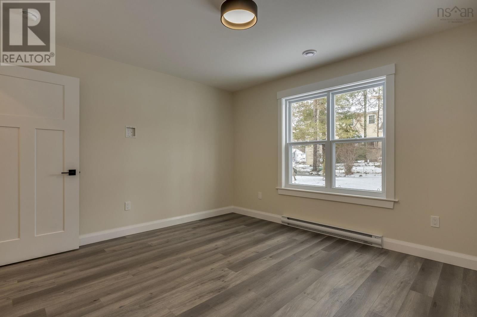 10 PETERSON STREET Image 28