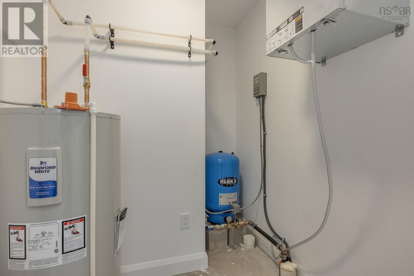 10 PETERSON STREET Image 32